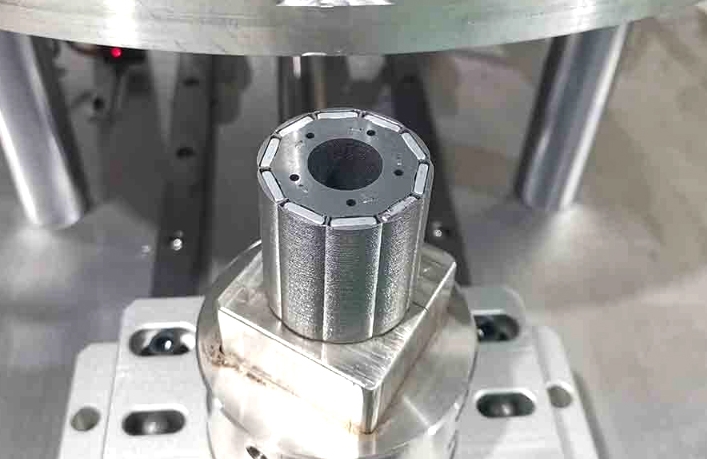 电机转子磁铁采用嵌入方式的优缺点